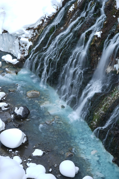 写真：しらひげの滝・冬